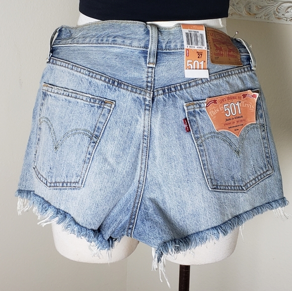 501 Levi's original womens shorts size 27 - Picture 2 of 3